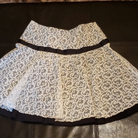 Bebe skirt medium - Picture 2 of 4